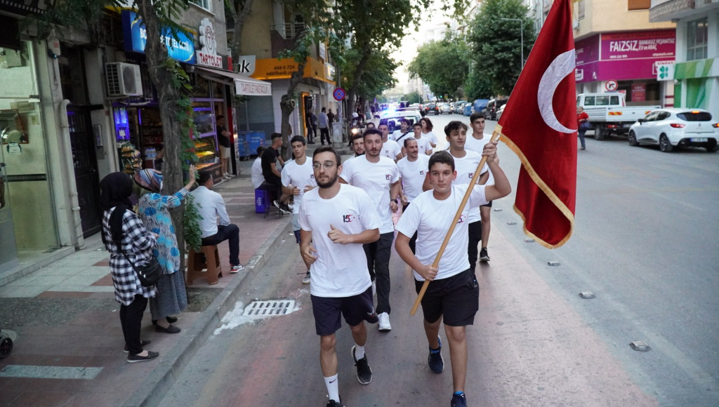 25 MİLLİ SPORCU, MANİSA 15 TEMMUZ SANCAK KOŞUSU’NU GERÇEKLEŞTİRDİ