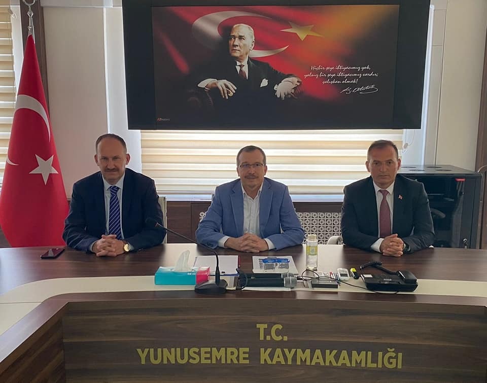 Uğur Aydemir Yunusemre İlçe Milli Eğitim Müdürlüğünü ziyaret  etti