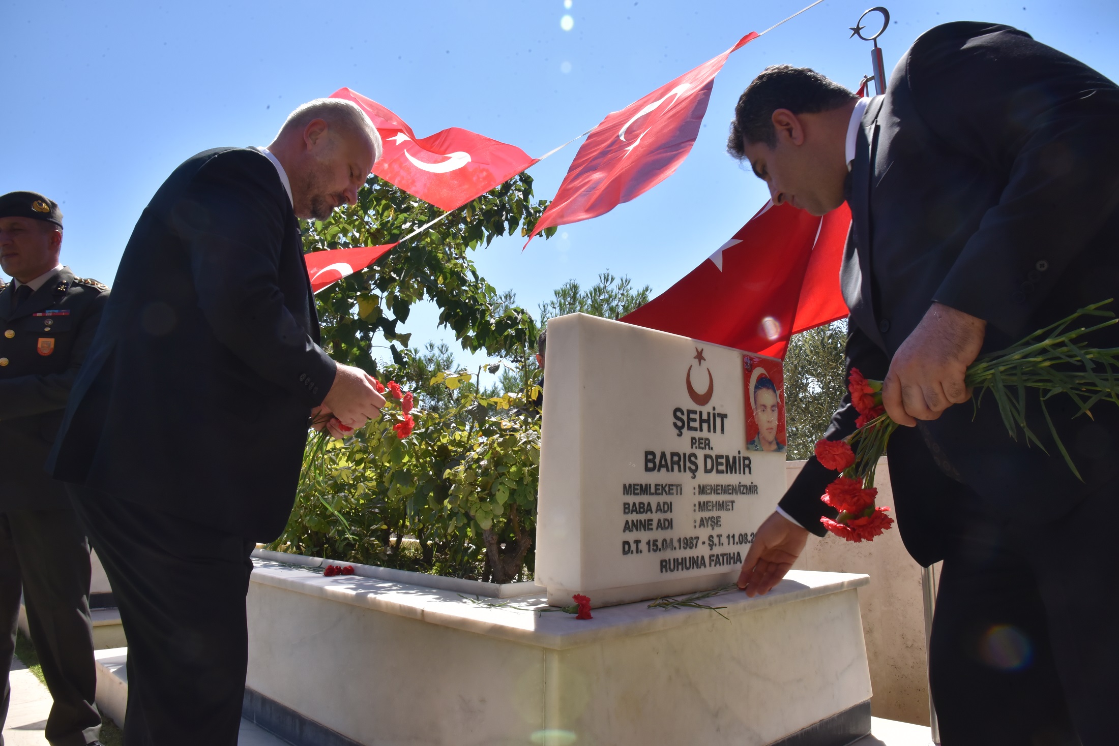 15 TEMMUZ ŞEHİTLERİ MENEMEN’DE DUALARLA ANILDI