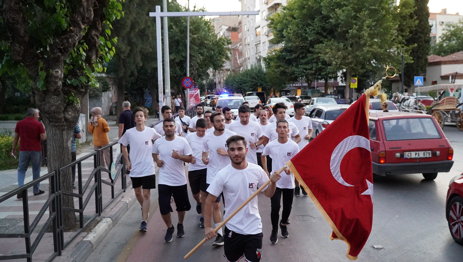 25 MİLLİ SPORCU, MANİSA 15 TEMMUZ SANCAK KOŞUSU’NU GERÇEKLEŞTİRDİ