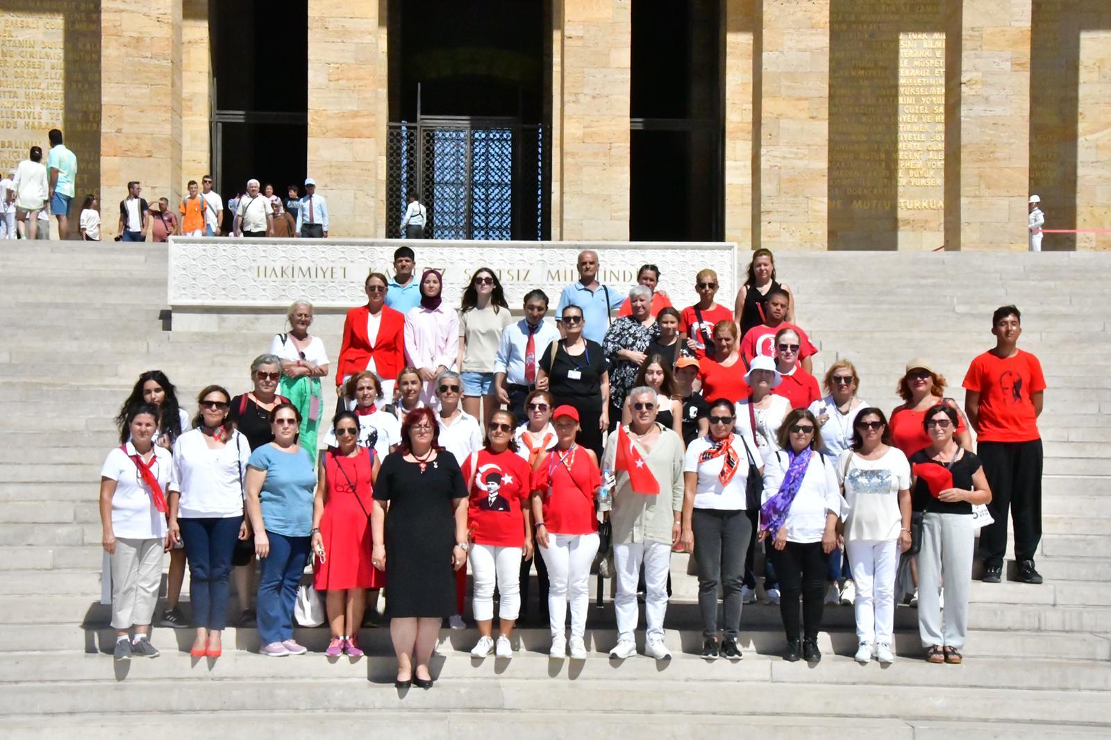 FOÇALILAR ZAFERİN 100.YILINI ATANIN HUZURUNDA KUTLADILAR