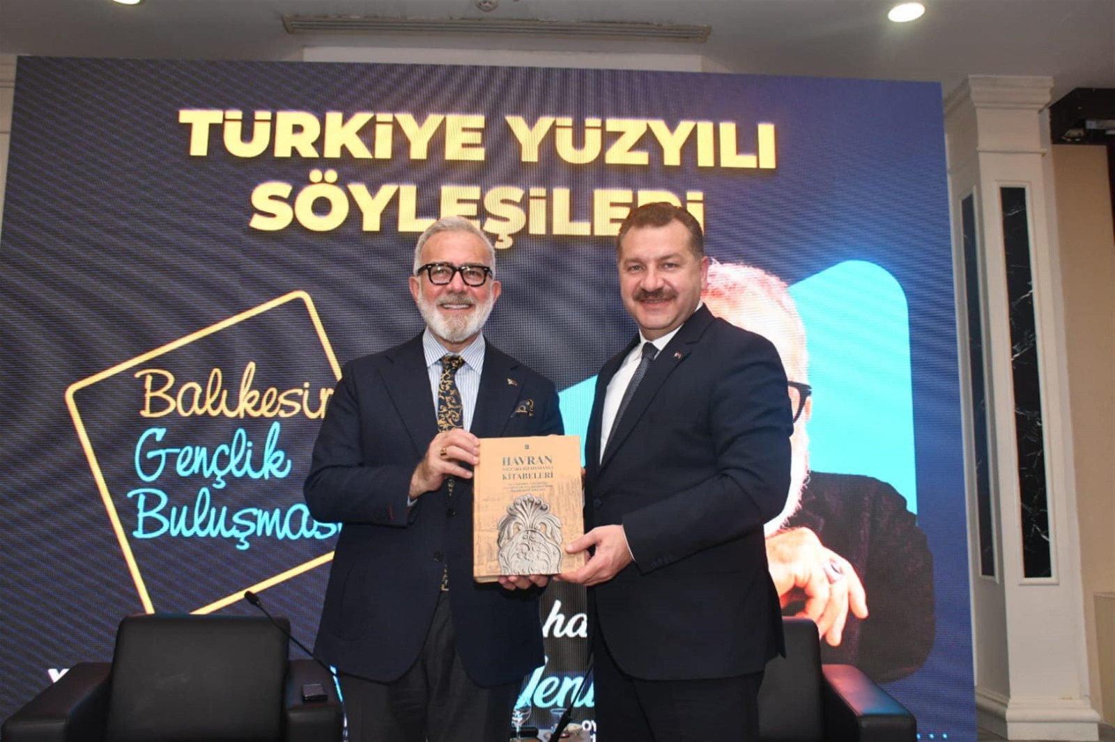 YENİŞEHİRLİOĞLU TÜRKİYE YÜZYILINDA GENÇLERLE BULUŞTU