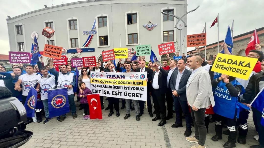 İZBAN ÇALIŞANLARINDAN ÜCRET TEPKİSİ