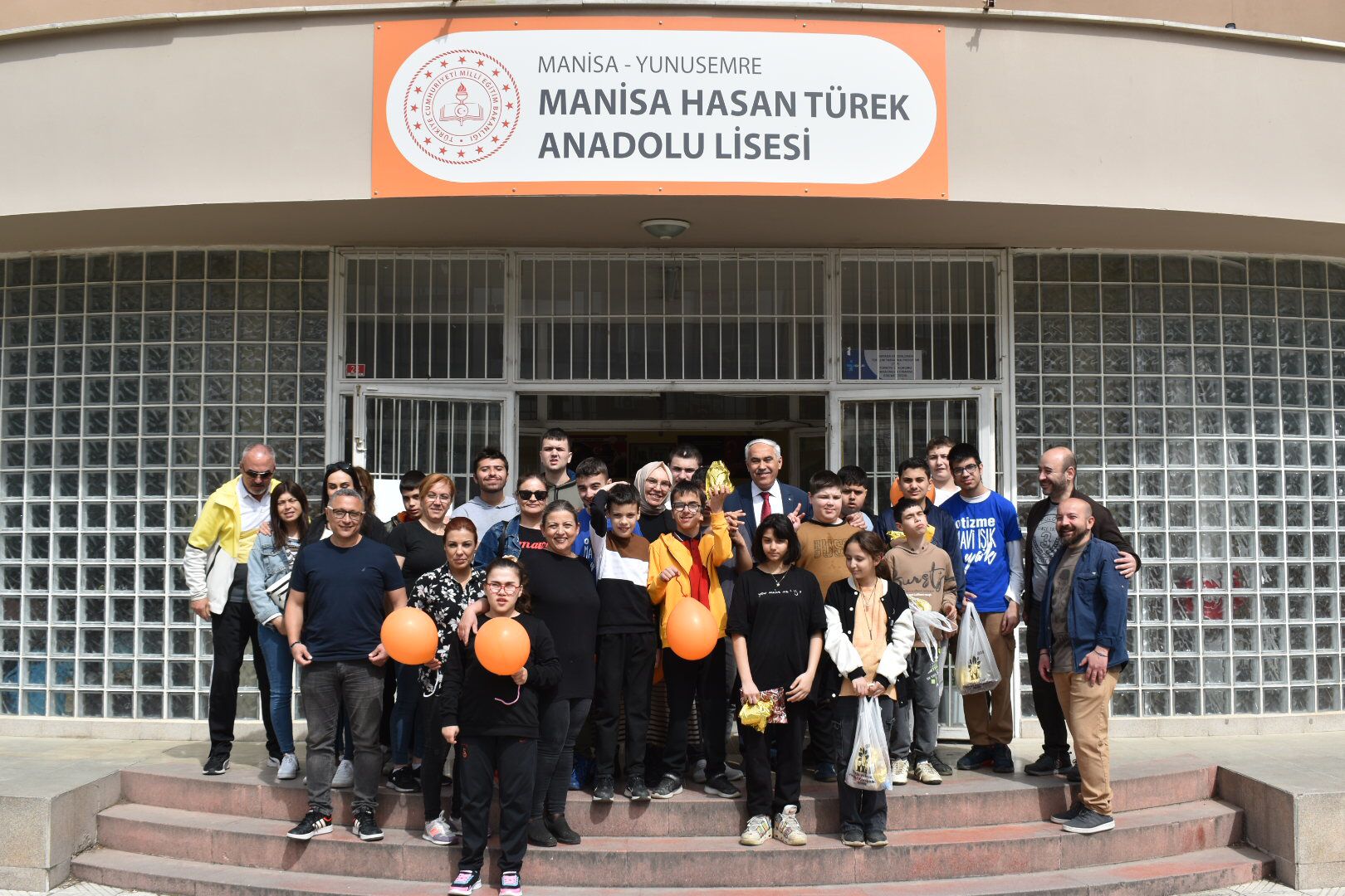 MANİSA HASAN TÜREK ANADOLU LİSESİ DÜNYA OTİZM FARKINDALIK GÜNÜ ETKİNLİĞİ DÜZENLENDİ